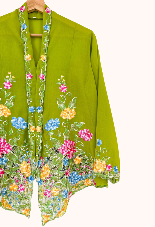 (XL) Light Green Kebaya