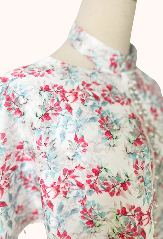 Halter Neck Cheongsam with Cape