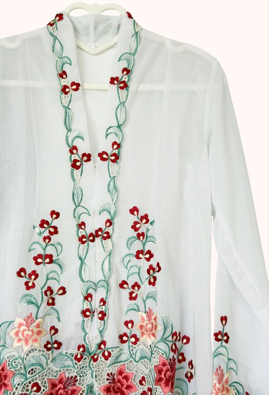 (S) White Kebaya